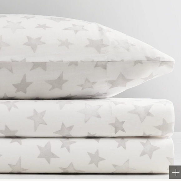 RH PAINTED STARS ULTRA-FINE ORGANIC COTTON CRIB FITTED SHEET SET 2 - Picture 1 of 4